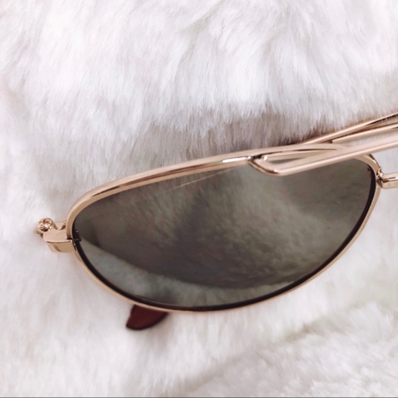 Hunter Mirrored Aviator Sunglasses - Picture 11 of 16